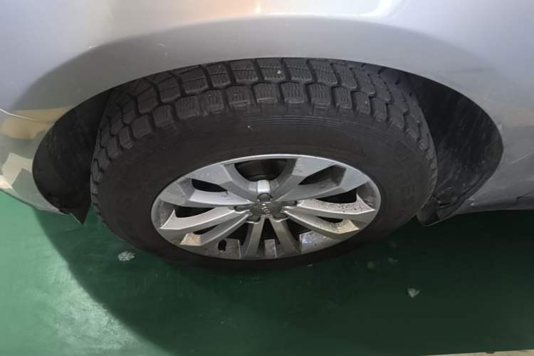 Used Audi Q5 2015 40 TFSI Technology Edition Left Front Wheel Hub