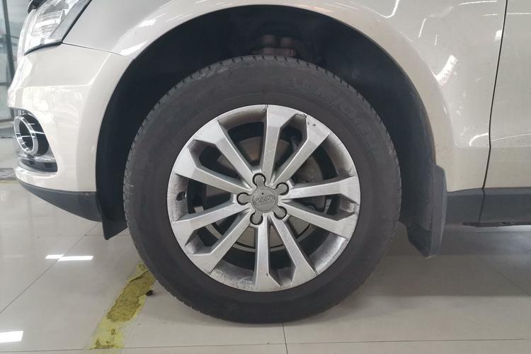 Used Audi Q5 2015 40 TFSI Technology Edition Left Front Wheel Hub