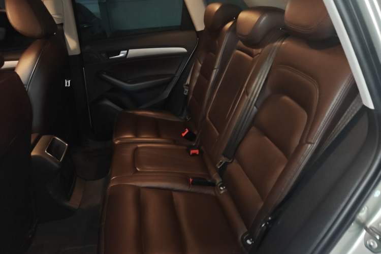 Used Audi Q5 2015 40 TFSI Trendy Edition Left Rear Seat