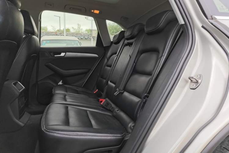 Used Audi Q5 2015 40 TFSI Trendy Edition Left Rear Seat