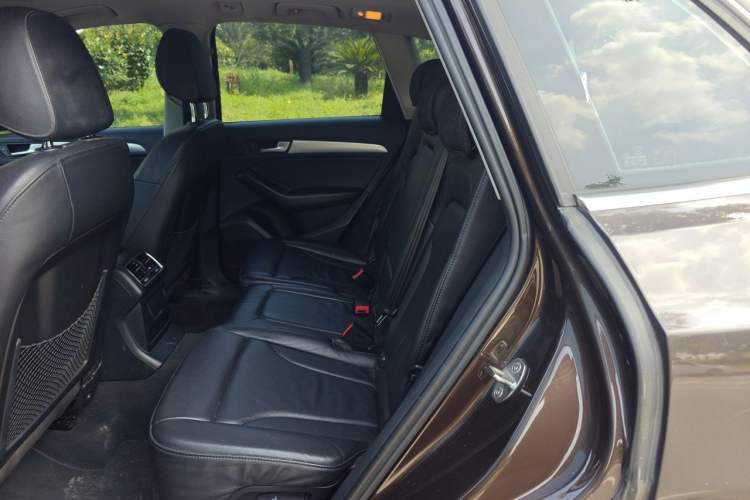 Used Audi Q5 2015 40 TFSI Technology Edition Left Rear Seat