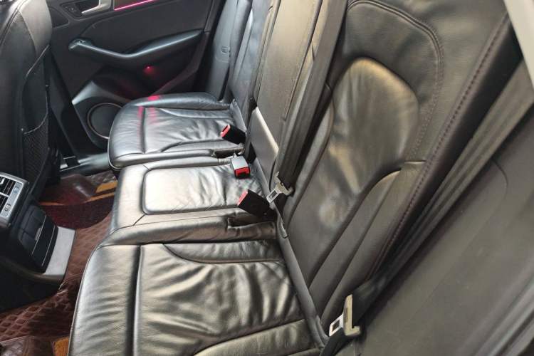 Used Audi Q5 2015 40 TFSI Comfort Model Left Rear Seat