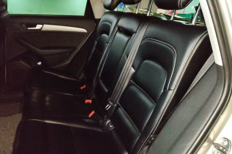 Used Audi Q5 2015 40 TFSI Trendy Edition Left Rear Seat