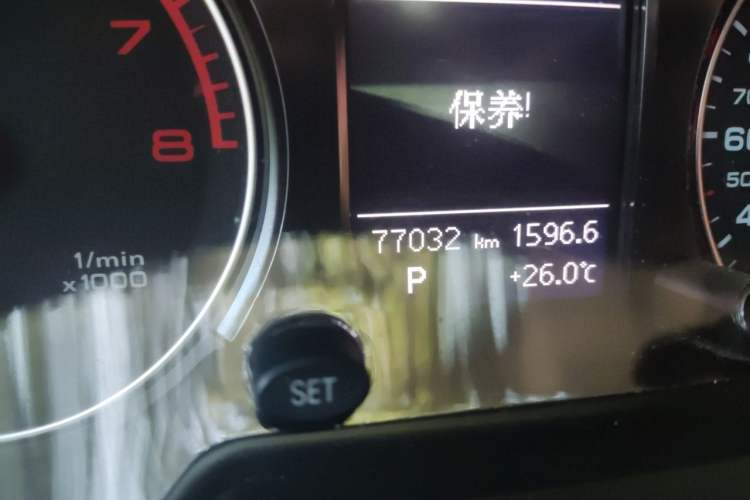 Used Audi Q5 2015 40 TFSI Trendy Edition Odometer Close Up
