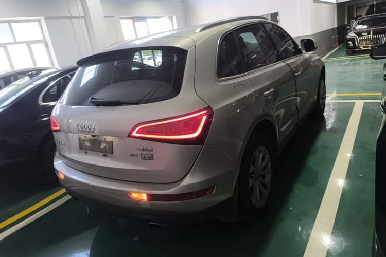 Used Audi Q5 2015 40 TFSI Technology Edition Rear Right 45 Deg