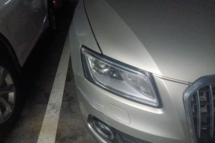 Used Audi Q5 2015 40 TFSI Comfort Model Right Front Headlight