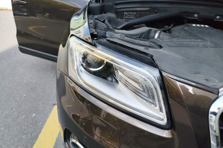 Used Audi Q5 2015 40 TFSI Comfort Model Right Front Headlight
