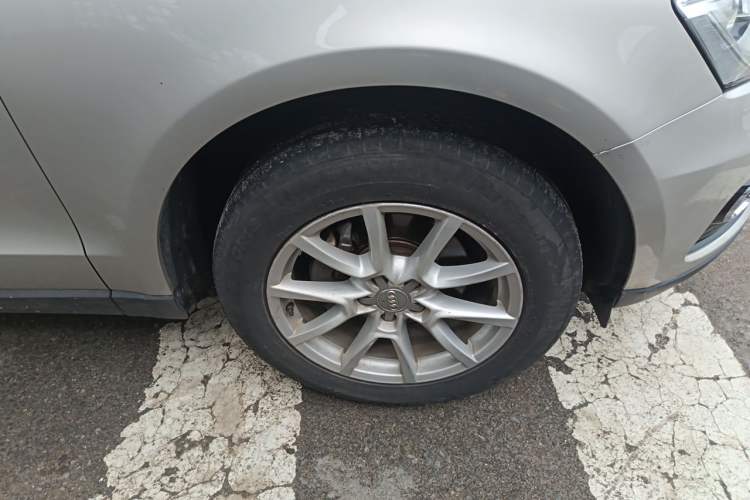 Used Audi Q5 2015 40 TFSI Trendy Edition Right Front Wheel Hub