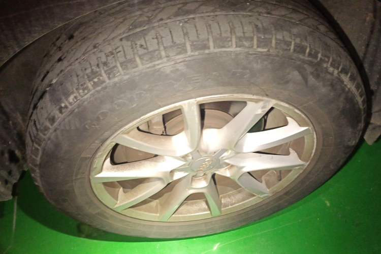 Used Audi Q5 2015 40 TFSI Trendy Edition Right Front Wheel Hub