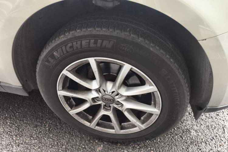 Used Audi Q5 2015 40 TFSI Trendy Edition Right Front Wheel Hub