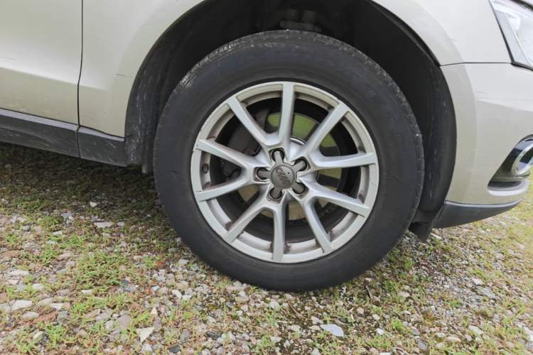 Used Audi Q5 2015 40 TFSI Trendy Edition Right Front Wheel Hub