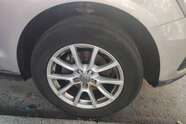 Used Audi Q5 2015 40 TFSI Trendy Edition Right Front Wheel Hub
