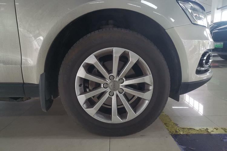 Used Audi Q5 2015 40 TFSI Technology Edition Right Front Wheel Hub