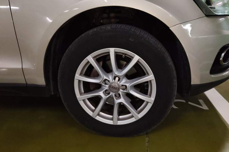 Used Audi Q5 2015 40 TFSI Trendy Edition Right Front Wheel Hub