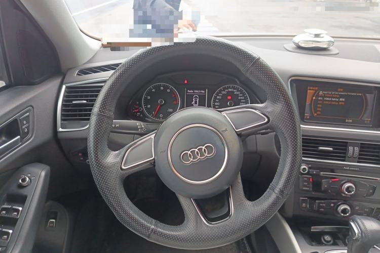 Used Audi Q5 2015 40 TFSI Trendy Edition Steering Wheel