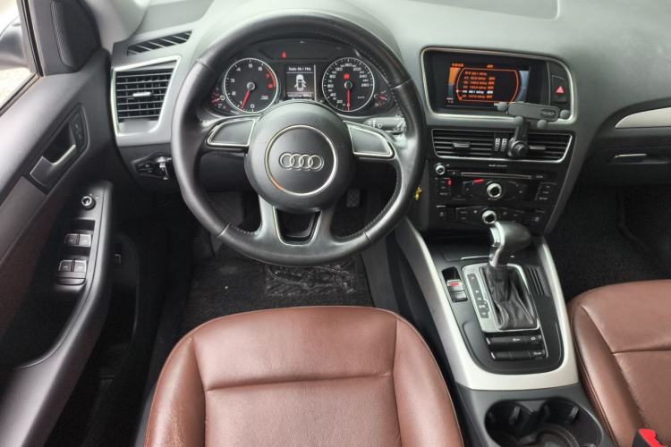 Used Audi Q5 2015 40 TFSI Trendy Edition Steering Wheel