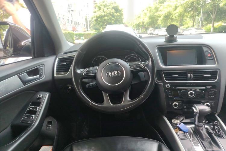 Used Audi Q5 2015 40 TFSI Technology Edition Steering Wheel