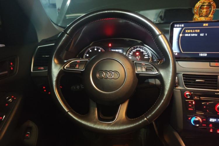 Used Audi Q5 2015 40 TFSI Technology Edition Steering Wheel