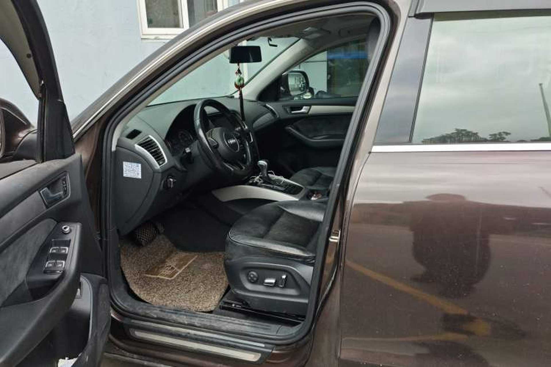 Used Audi Q5 2015 40 TFSI Trendy Edition Driver Seat