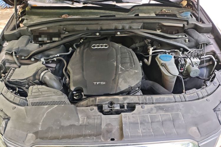 Used Audi Q5 2015 40 TFSI Trendy Edition Engine Bay