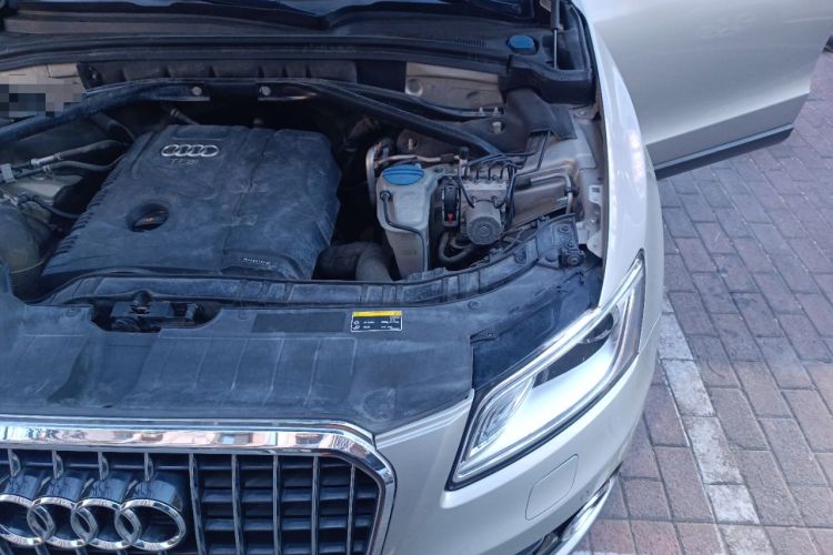 Used Audi Q5 2015 40 TFSI Technology Edition Engine Bay Left