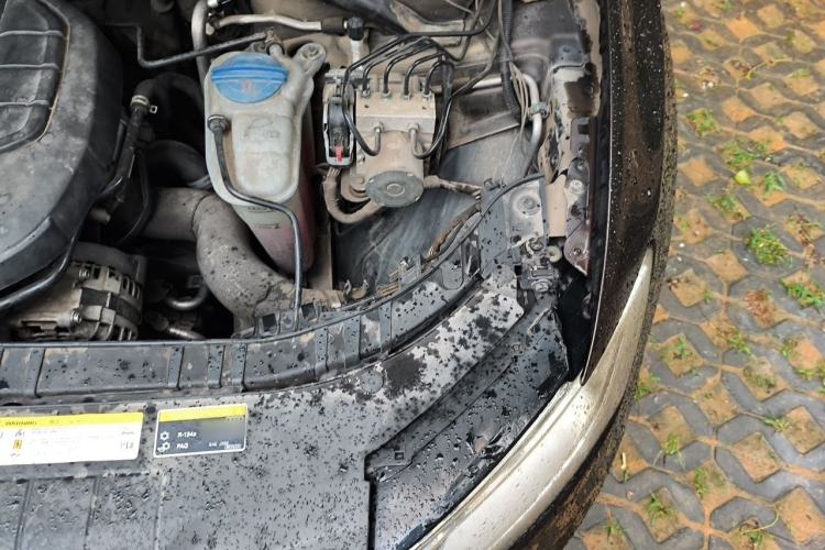 Used Audi Q5 2015 40 TFSI Comfort Model Engine Bay Left