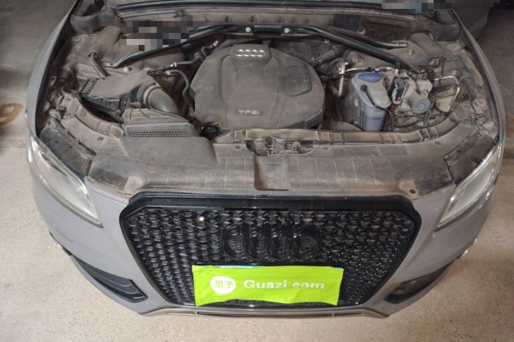 Used Audi Q5 2015 40 TFSI Trendy Edition Engine Bay