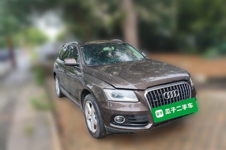 Used Audi Q5 2015 40 TFSI Comfort Model Front Right 45 Deg