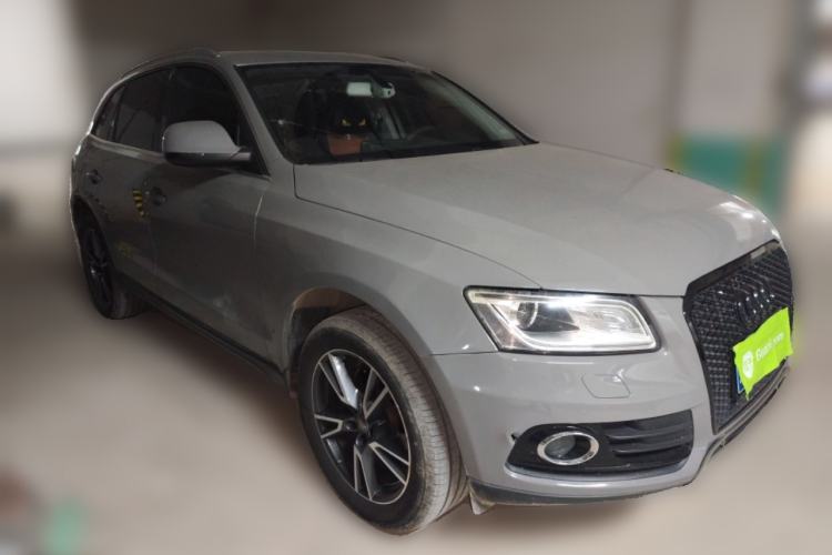 Used Audi Q5 2015 40 TFSI Trendy Edition Front Right 45 Deg