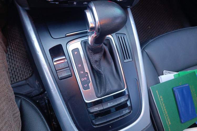 Used Audi Q5 2015 40 TFSI Technology Edition Gear Lever
