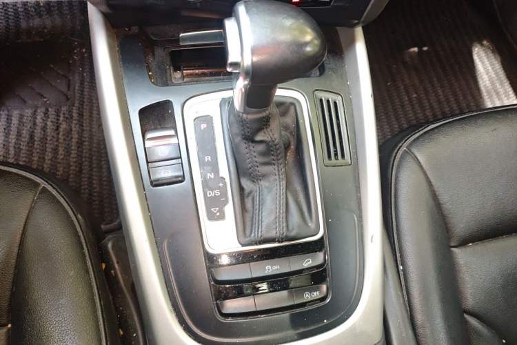 Used Audi Q5 2015 40 TFSI Trendy Edition Gear Lever