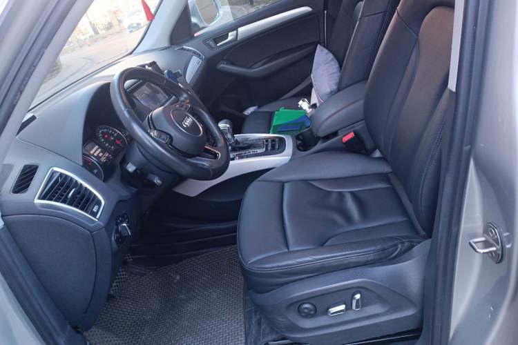 Used Audi Q5 2015 40 TFSI Technology Edition Left Front Seat