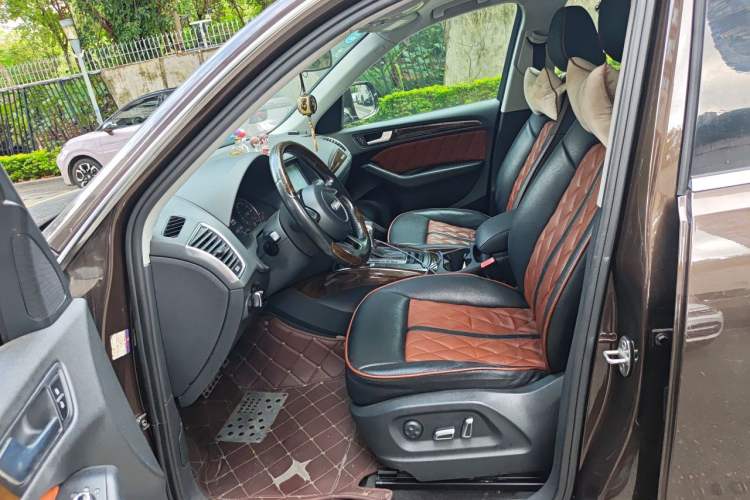 Used Audi Q5 2015 40 TFSI Trendy Edition Left Front Seat