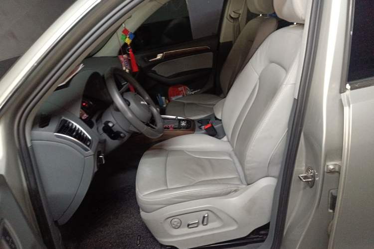 Used Audi Q5 2015 40 TFSI Comfort Model Left Front Seat