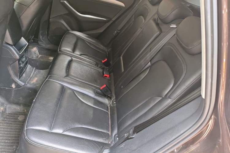 Used Audi Q5 2015 40 TFSI Trendy Edition Left Rear Seat