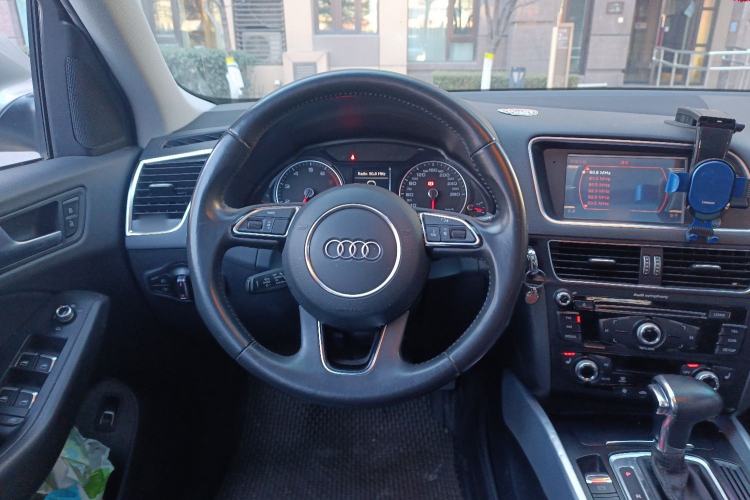 Used Audi Q5 2015 40 TFSI Technology Edition Steering Wheel