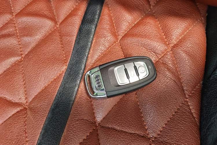 Used Audi Q5 2015 40 TFSI Trendy Edition Vehicle Key