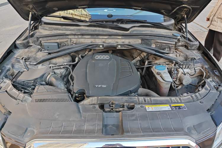 Used Audi Q5 2015 40 TFSI Trendy Edition Engine Bay