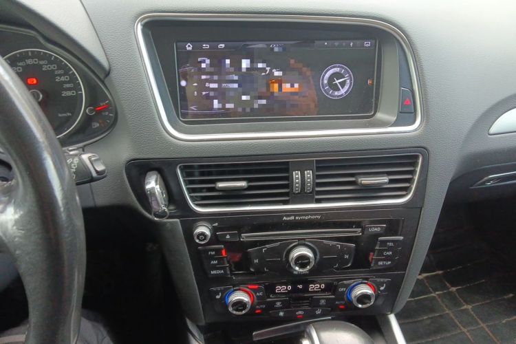 Used Audi Q5 2015 40 TFSI Technology Edition Audio And AC Panel
