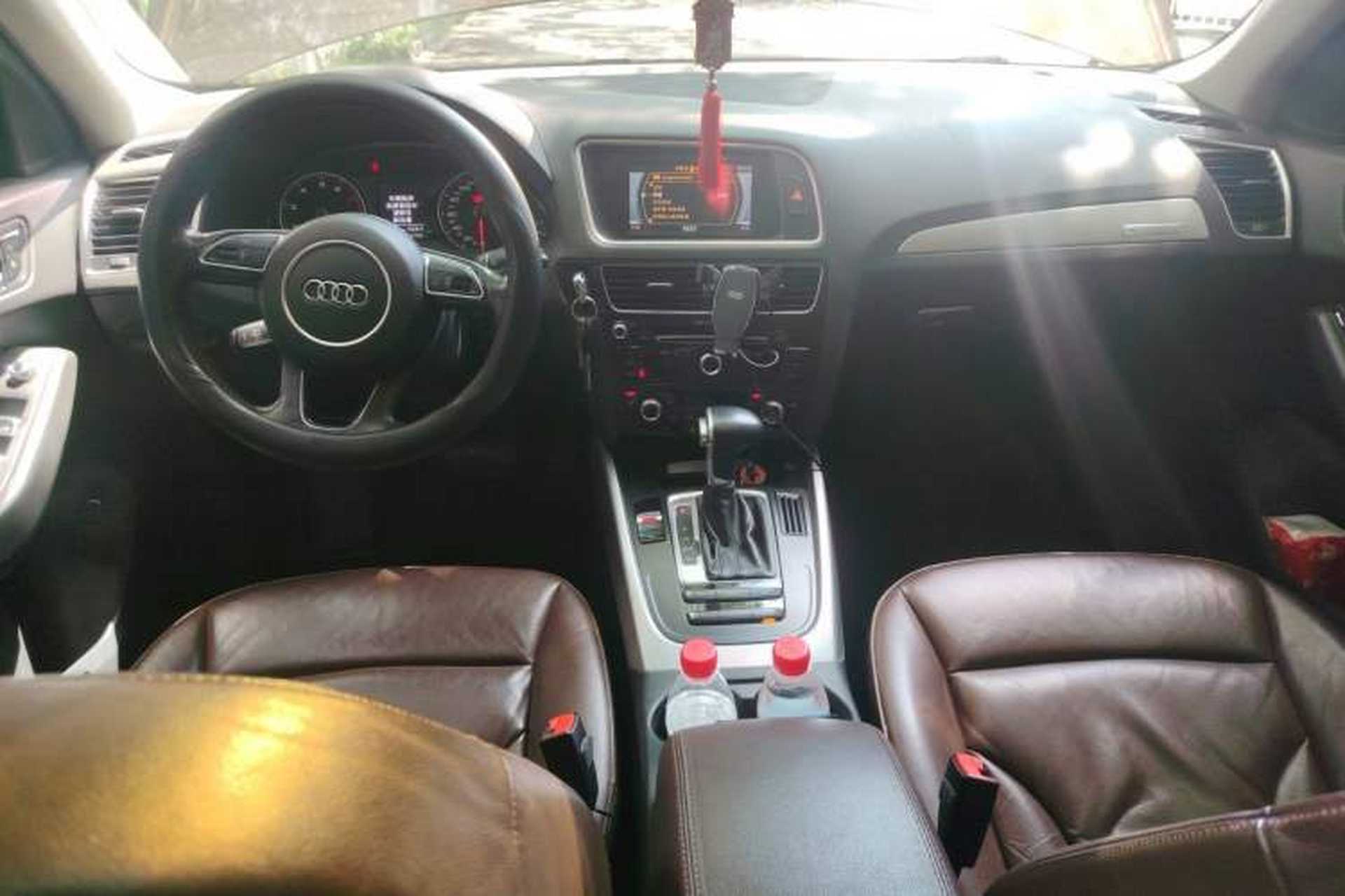Used Audi Q5 2015 40 TFSI Technology Edition Center Console