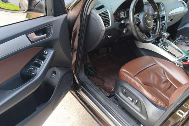 Used Audi Q5 2015 40 TFSI Technology Edition Driver Seat