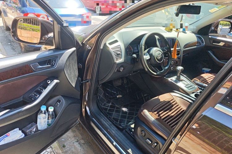 Used Audi Q5 2015 40 TFSI Trendy Edition Driver Seat