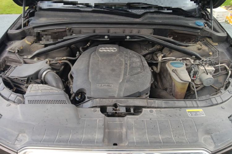Used Audi Q5 2015 40 TFSI Technology Edition Engine Bay