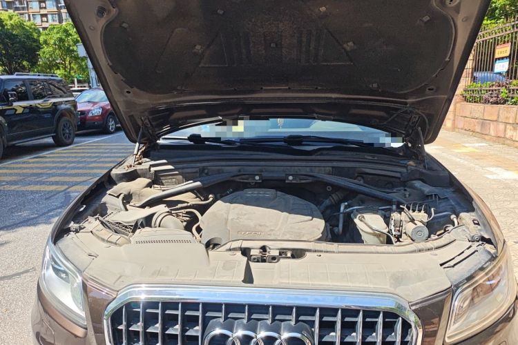 Used Audi Q5 2015 40 TFSI Trendy Edition Engine Bay
