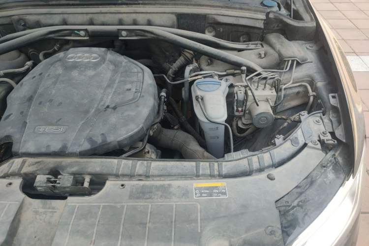 Used Audi Q5 2015 40 TFSI Trendy Edition Engine Bay Left