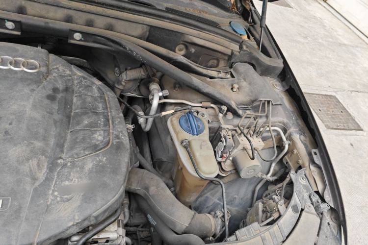 Used Audi Q5 2015 40 TFSI Technology Edition Engine Bay Left