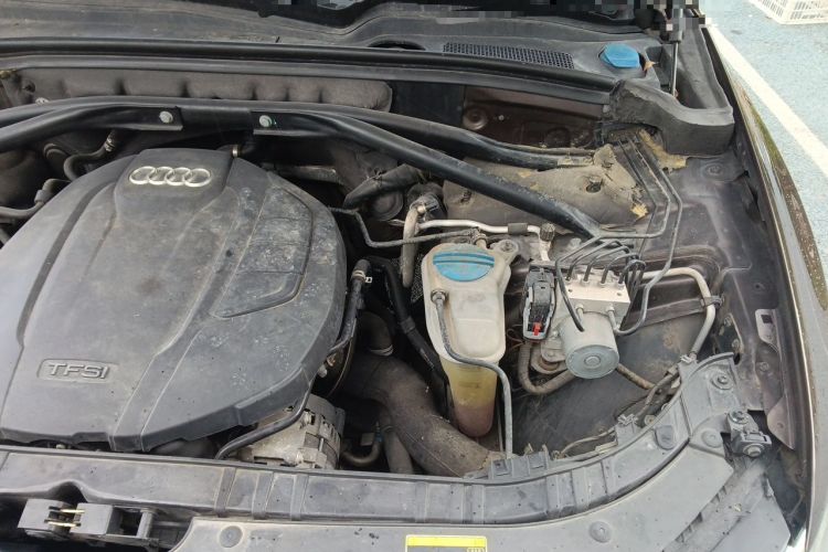 Used Audi Q5 2015 40 TFSI Technology Edition Engine Bay Left