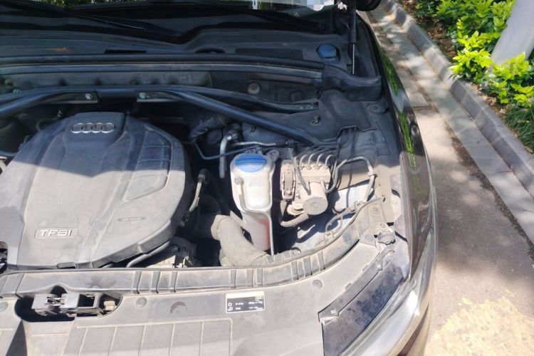 Used Audi Q5 2015 40 TFSI Technology Edition Engine Bay Left