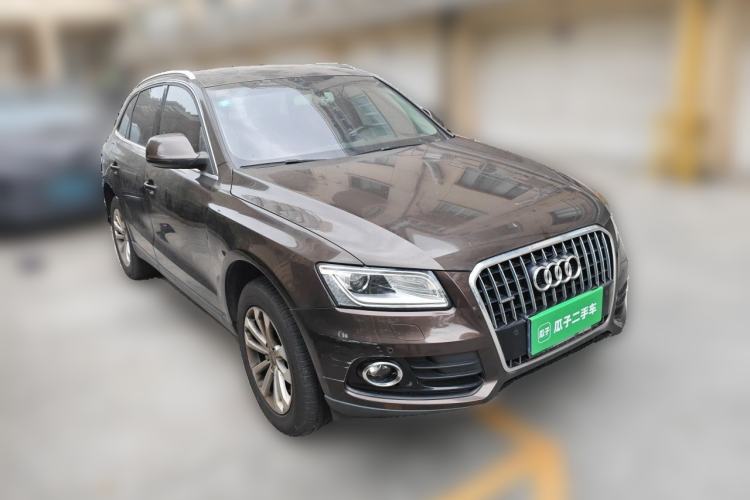 Used Audi Q5 2015 40 TFSI Technology Edition Front Right 45 Deg