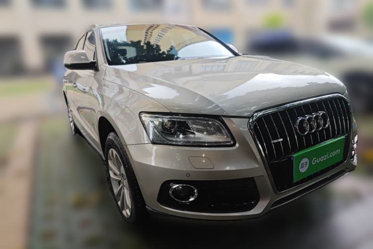 Used Audi Q5 2015 40 TFSI Technology Edition Front Right 45 Deg